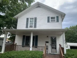 Cute, Convenient, in town on the main St, cozy 4 bedroom house