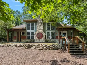 Stylish Great Room and Cozy Enclosed Patios - Stunning Lodge Retreat
