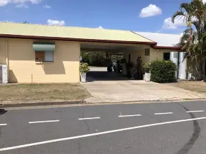 Bororen Hotel Motel