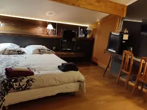 Logis Auberge de la Poirie