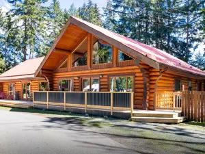 Riverbend Cottage & RV Resort