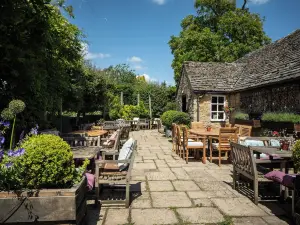 The White Horse Inn