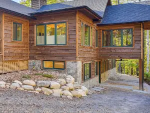 ที่ซ่อนริมแม่น้ำในคีน: เดินไปยังตัวเมือง!