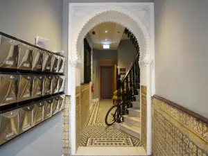 Stunning City Centre Penthouse with Private Balcony - Grand Central House