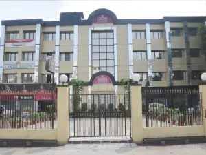 Grand Continental Hotel 