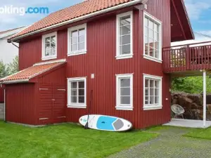 Lovely Home in Tvedestrand with Wifi