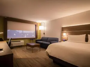 Holiday Inn Express & Suites Boston South - Randolph