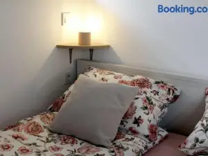 StudioApartman M