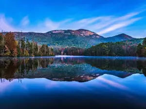 Closest Stay to Table Rock•Secluded Cottage w/Private Trail•Fire Pit