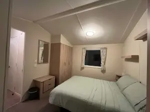 Premium Location - Sleeps 6 - Caravan on the Lakes