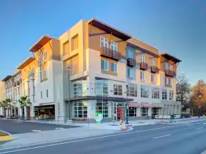 Holiday Inn Windsor - Wine Country