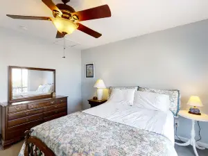 Townhouse Style Condo with Great Ocean View and Shared Outdoor Pool
