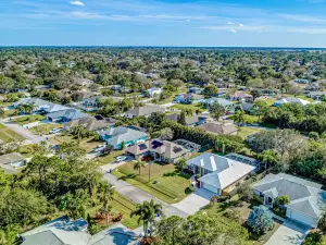 Fantastic home near beaches & docks with heated saltwater pool & office