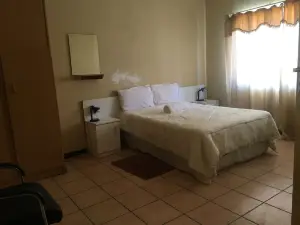 Tshesebe Stopover Motel