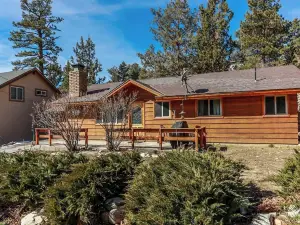 Shasta Mountain Cabin - 1916 by Big Bear Vacations