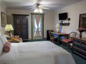 Auberge Lakeview Inn