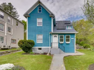 Pet-Friendly Connecticut Retreat Near Golfing!