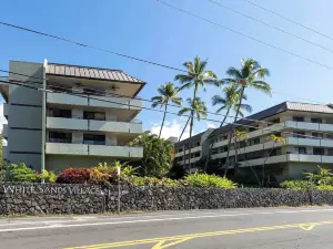 Honu Hale Minutes Away from the Beach!
