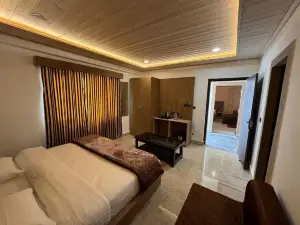 Hotel Kuber Palace Badrinath