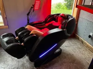 Designer Lake Cabin- HotTub, Sauna & Massage Chair