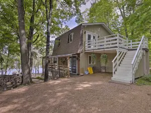 อพาร์ทเมนท์แออบเบิ่งสุดใหม่ที่ Lakefront พร้อมซาวน่าและเต็นท์แดด