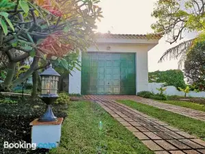 Nanou House