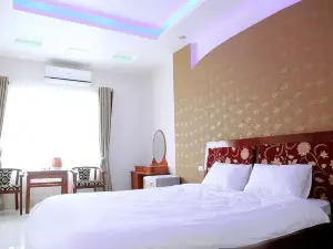 Ngoc Bach Hotel