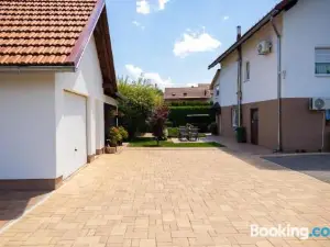Soba I Apartman Đula