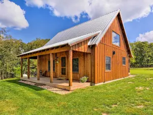 Greenfield Cabin w/ Screened-in Porch & Fire Pit!