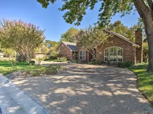 Highland Village House: Creek Access & Boat!