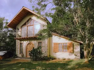 Naidi's Villa Nenecita House