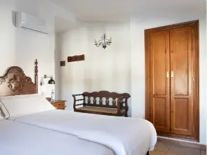 Tugasa Hotel la Posada
