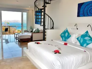 Bukit Pool Suites