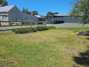 Farm cottage in 2.3 acres. Fully renovated for your comfort.