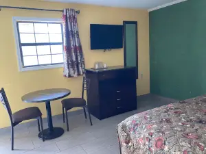 Capri Motel