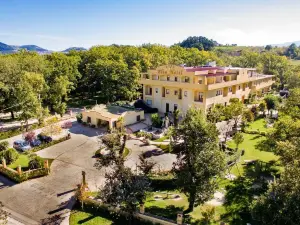 Elia Hotel