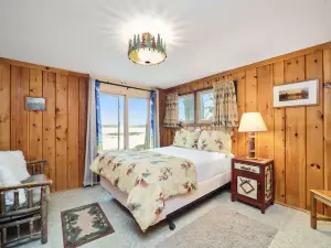 The Summer Cabin