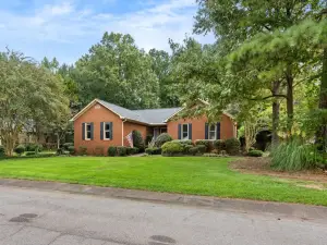 Scenic Outdoor Space and Cozy Living Areas - Exquisite Retreat