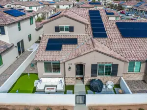 Resort Pool, Fitness Center and Golf Access - Stylish Retreat