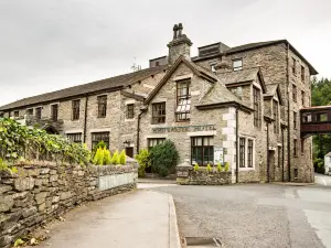 Whitewater Hotel & Spa