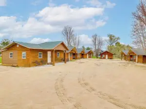 14 Mi to Mississippi River: Rural Cochrane Retreat