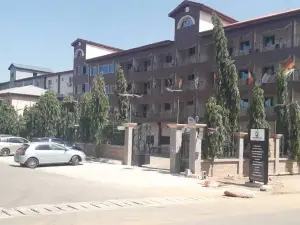 นิว ทาวน์ พาเลซ โฮเทล