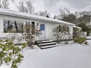 Hadley Vacation Rental 24 Mi to Springfield!