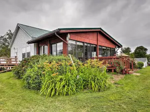 Lyndonville Home w/ Fire Pit, Screened Patio & A/C