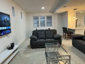 Charming 2-bedroom Arcadia townhome in brilliant Arcadia with WiFi, AC