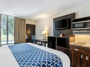 Suburban Studios Verona - Staunton North