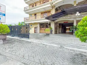 Hotel Shinta 2 Near Alun Alun Kertosono Mitra RedDoorz