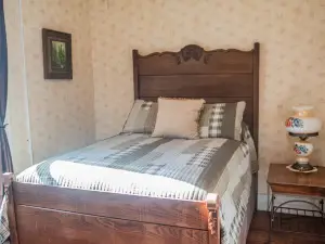 Georgetown Hotel and Saloon