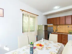 Awesome Home in Hr-85340 Herceg Novi with Wifi and 3 Bedrooms