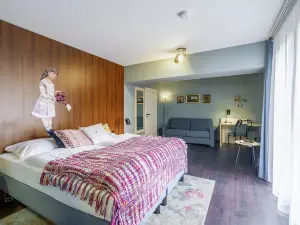 Tante Alma's Bonner Hotel